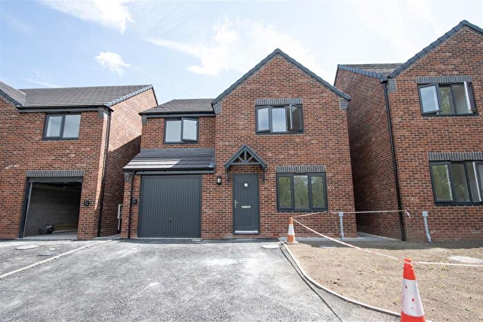 4 Bedroom Detached House For Sale In Dunholme Way, East Street, Doe Lea, Chesterfield, S44