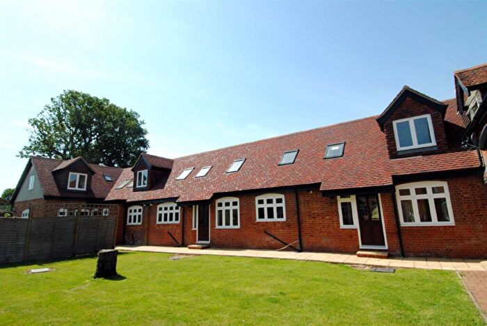 2 Bedroom Mews For Sale In Westwing, Home Farm, Northchurch, HP4