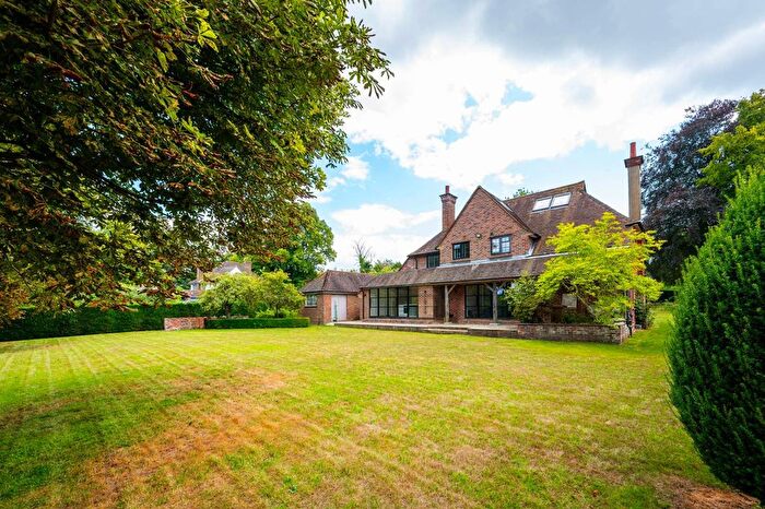 5 Bedroom Detached House To Rent In Fairway, Merrow, Guildford, GU1