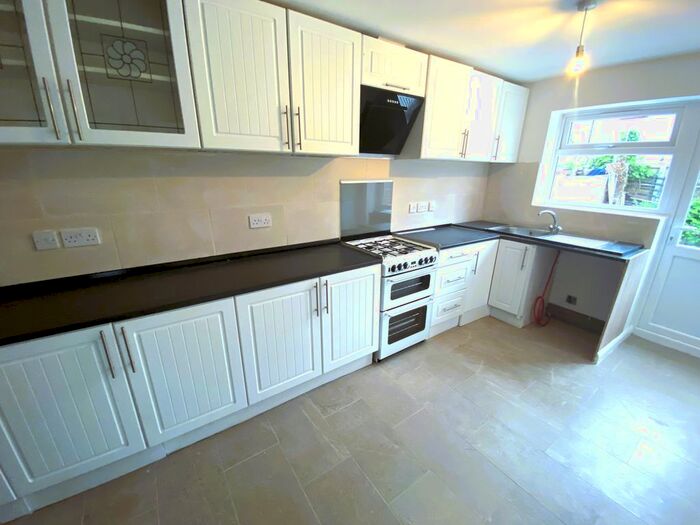 4 Bedroom Terraced House To Rent In Meadow Road, Barking, IG11