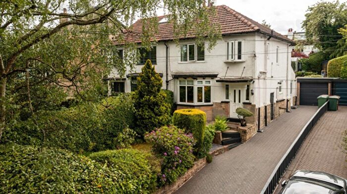 3 Bedroom Semi-Detached House For Sale In West Park Drive East, Leeds, LS8