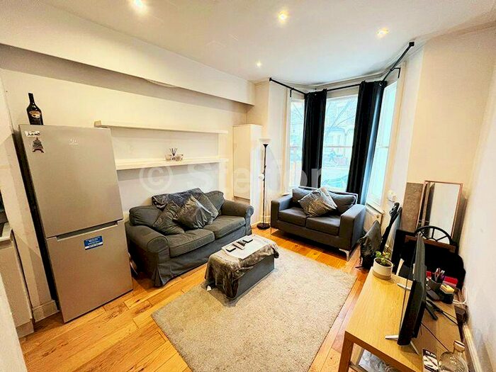 2 Bedroom Maisonette To Rent In Mayton Street, London, N7