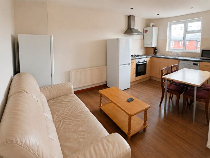 2 Bedroom Apartment To Rent In East Road, Edgware, HA8