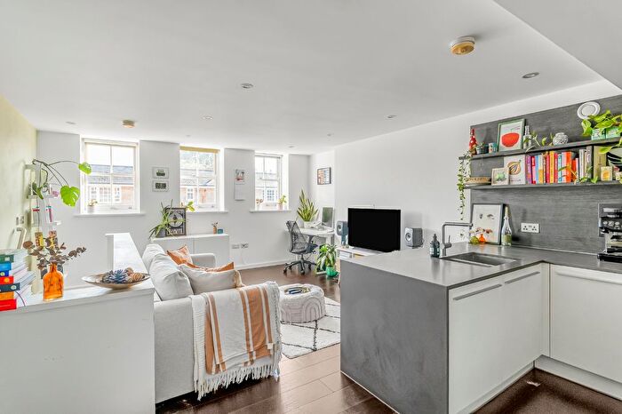 1 Bedroom Flat For Sale In Augustas Lane, London, N1