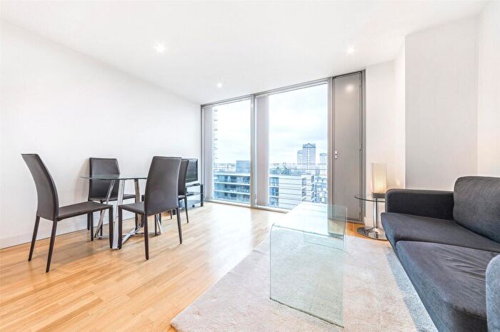 1 Bedroom Apartment To Rent In Landmark West Tower, Marsh Wall, London, E14