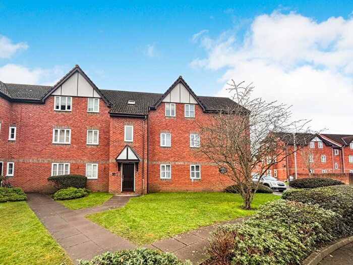 2 Bedroom Apartment To Rent In Rembrandt Way, Reading, RG1