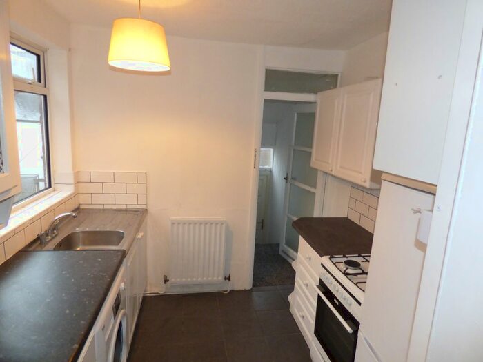 2 Bedroom Flat To Rent In Rothbury Terrace, Heaton, Newcastle Upon Tyne, NE6