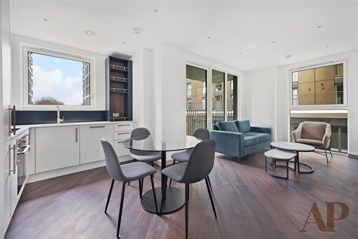 2 Bedroom Flat To Rent In Eden Grove, Staines-Upon-Thames, TW18