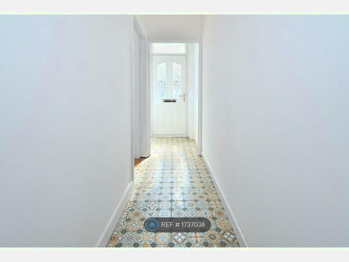 3 Bedroom Terraced House To Rent In Hartshill Road, Stoke-On-Trent, ST4