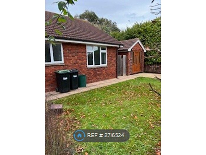3 Bedroom Bungalow To Rent In Barnes Lane, Milford-On-Sea, SO41
