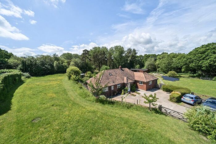 3 Bedroom Bungalow For Sale In Blacknest Road, Isington, Hampshire, GU34