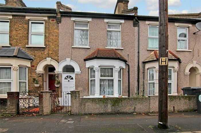 3 Bedroom Terraced House To Rent In Clacton Road, Walthamstow, E17
