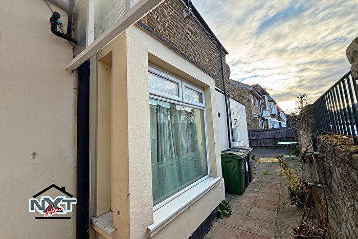 Studio For Sale In Capworth Street, London, E10