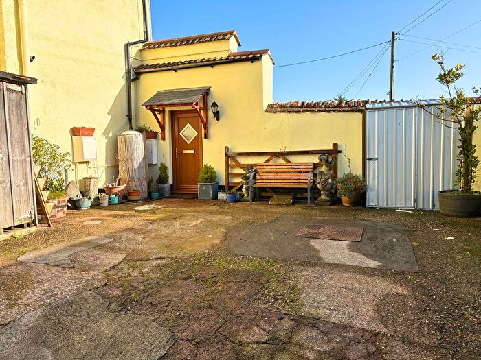 1 Bedroom Semi-Detached House For Sale In Days-Pottles Lane, Exminster, EX6