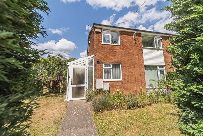 4 Bedroom Semi-Detached House For Sale In Barton Court, Mansfield, NG18