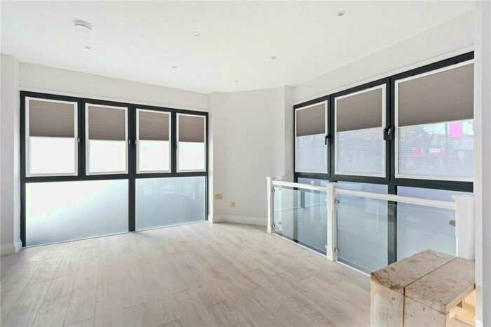 1 Bedroom Apartment To Rent In Holloway Road, London, N7