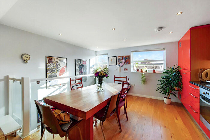 1 Bedroom Apartment To Rent In Birnam Road, N4