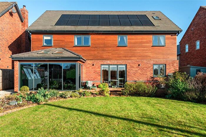 4 Bedroom Detached House For Sale In Wooding Close, Houghton Conquest, Bedfordshire, MK45