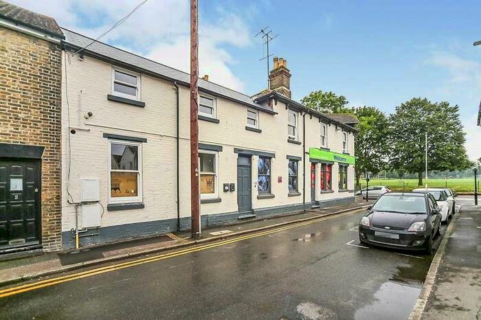 2 Bedroom Apartment To Rent In Whitstable Road, Faversham, ME13