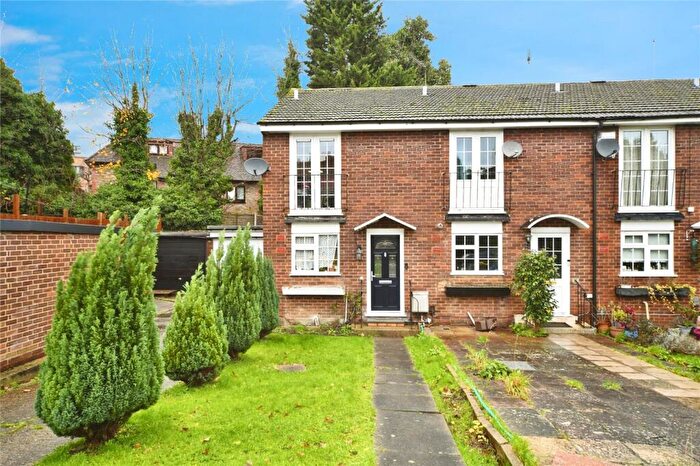 2 Bedroom End Of Terrace House For Sale In Pine Close, Southgate, London, N14