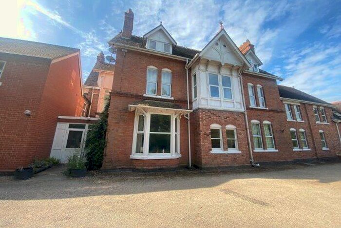 2 Bedroom Flat To Rent In Hoggrills End Lane, Birmingham, B46