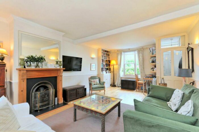 3 Bedroom House To Rent In Thorne Street, Barnes, SW13