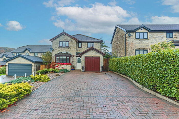 4 Bedroom Detached House For Sale In Hollinview Close, Rawtenstall, Rossendale, BB4