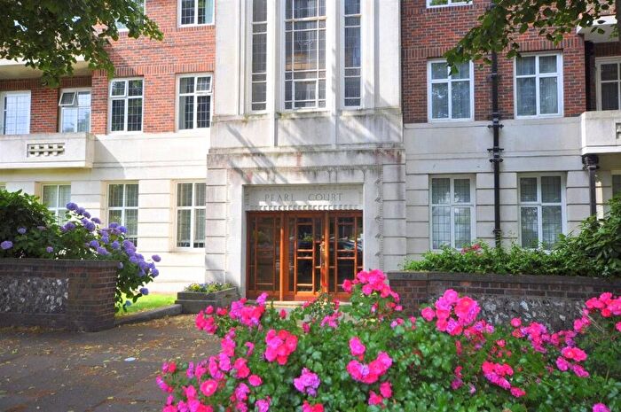 3 Bedroom Flat For Sale In Devonshire Place, Eastbourne, East Sussex, BN21