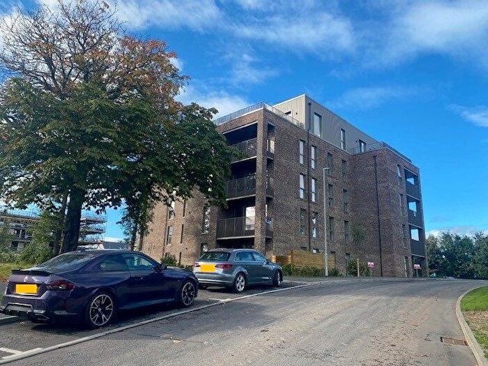 3 Bedroom Flat To Rent In School Drive, Glasgow, G13