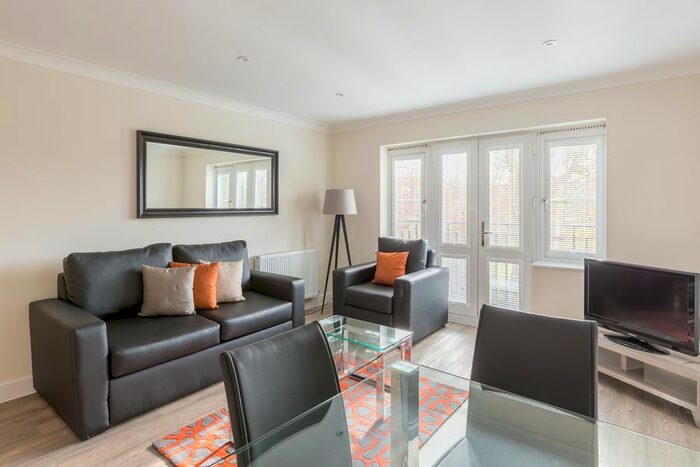 2 Bedroom Flat To Rent In Tamesis Place, Patrick Road, Reading, RG4