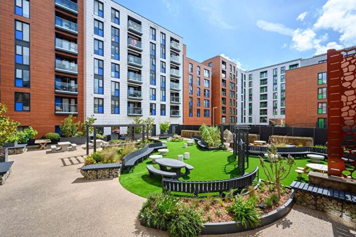 1 Bedroom Flat To Rent In Queensway, Southampton, SO14