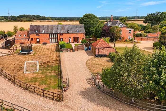 3 Bedroom Barn Conversion For Sale In Yarmouth Road, Corton, Lowestoft, NR32