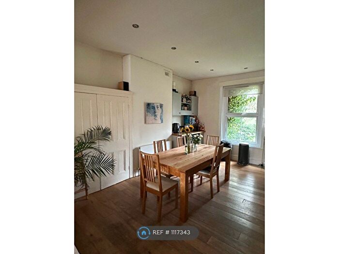 4 Bedroom Maisonette To Rent In Bonham Rd, London, SW2