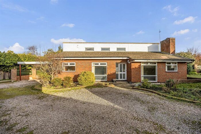 3 Bedroom Detached Bungalow For Sale In Allenfield Road, Cheltenham, GL53