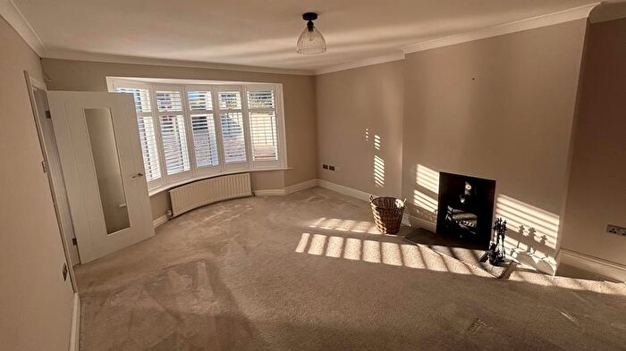 3 Bedroom Property To Rent In Windsor Drive, Wingerworth, Chesterfield, S42