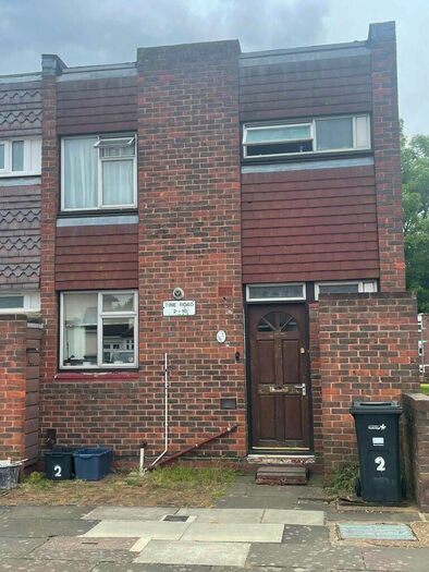 3 Bedroom End Of Terrace House To Rent In Tine Road, Chigwell, Essex, IG7