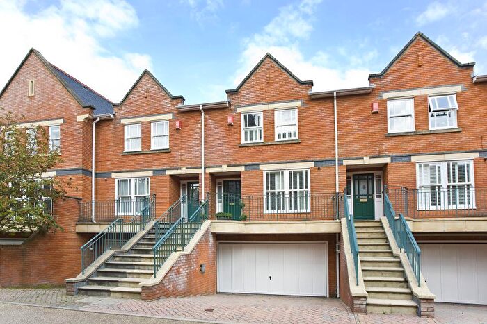 4 Bedroom Town House For Sale In Virginia Park, Virginia Water, GU25
