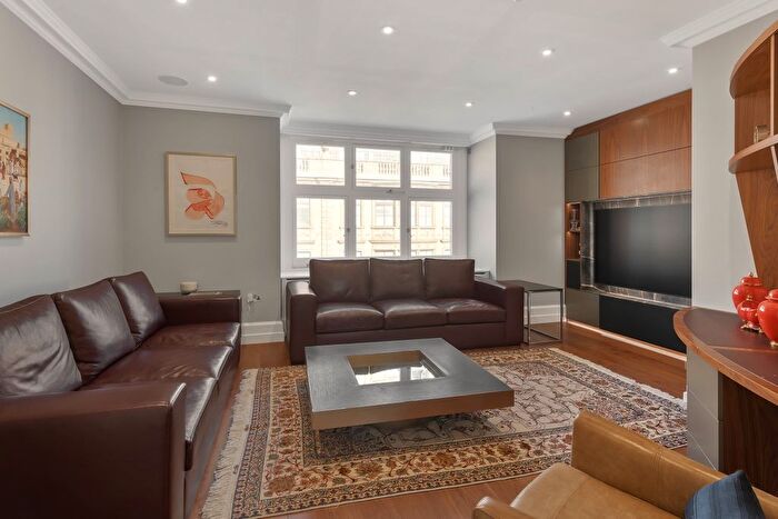 3 Bedroom Flat For Sale In Hans Road, London, SW3