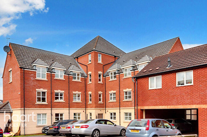 1 Bedroom Apartment For Sale In Sockburn Close, Leicester, LE5