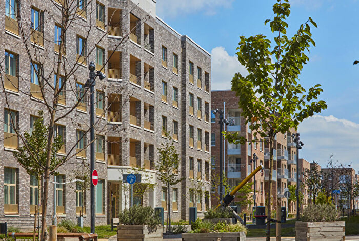 1 Bedroom Apartment For Sale In Holcombe Mansions, Mulberry Circus, IG11