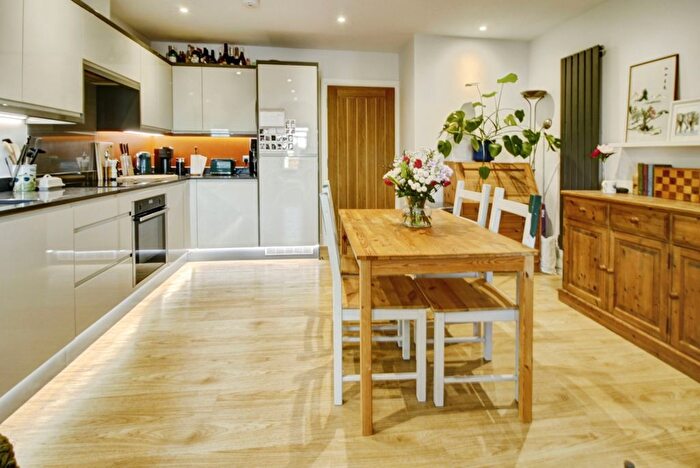 2 Bedroom Flat For Sale In High Street, Tunbridge Wells, TN2