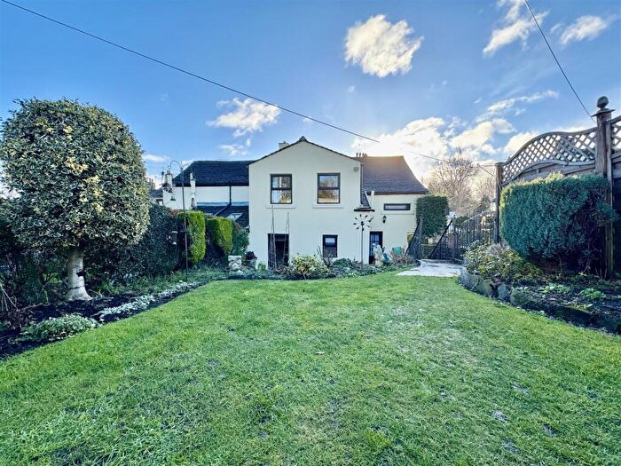 3 Bedroom Character Property For Sale In Westgate, Almondbury, Huddersfield, HD5