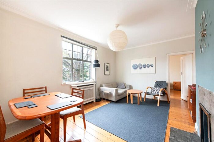 2 Bedroom Apartment For Sale In Gilling Court, Belsize Grove, London, NW3