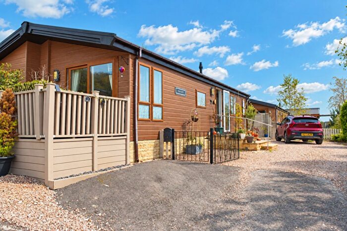 2 Bedroom Park Home For Sale In Swallow Lakes, Park Farm, Little London, Longhope, GL17
