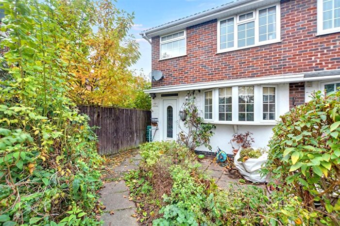 3 Bedroom Town House For Sale In Kensington Close, Toton, NG9