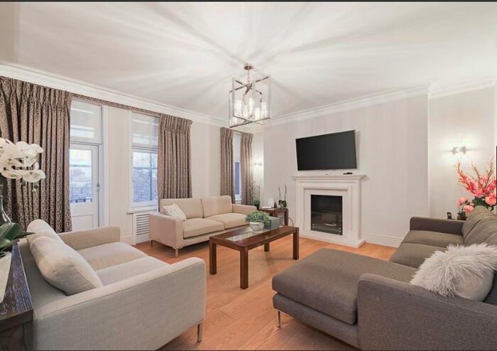 4 Bedroom Flat To Rent In Iverna Court, London, W8