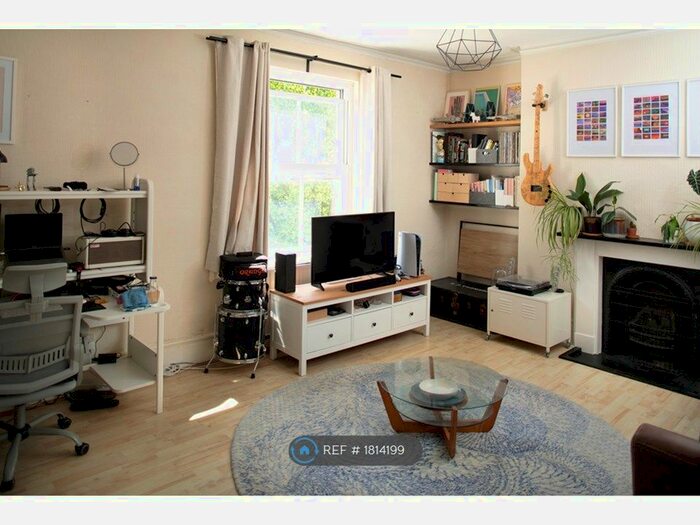 1 Bedroom Flat To Rent In East Sussex, Hove, BN3