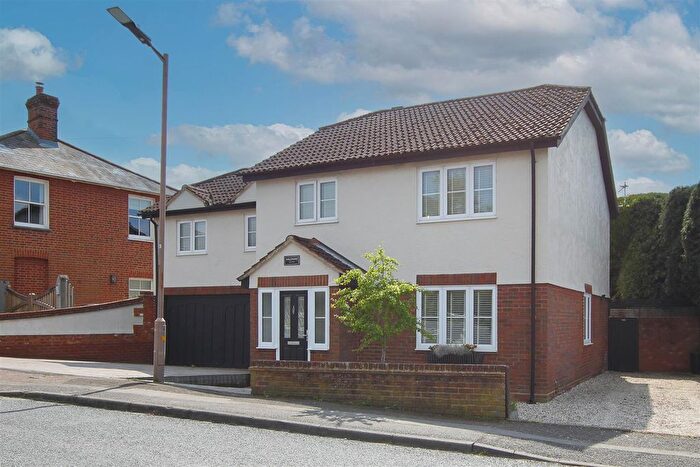 4 Bedroom Detached House For Sale In Ongar Road, Stondon Massey, Brentwood, CM15