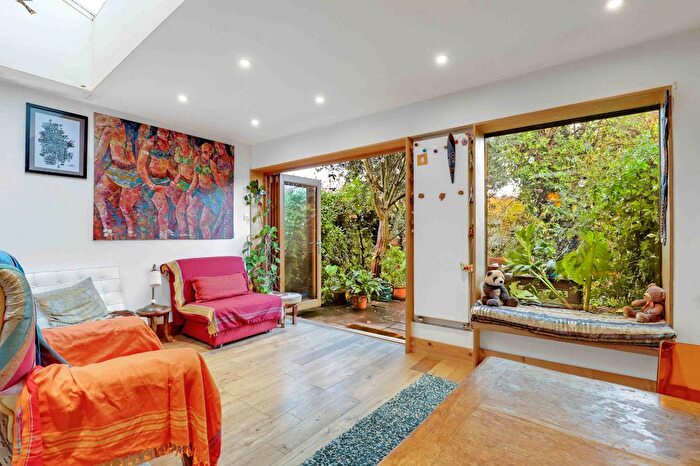 3 Bedroom Terraced House To Rent In Hardings Lane, London, SE20