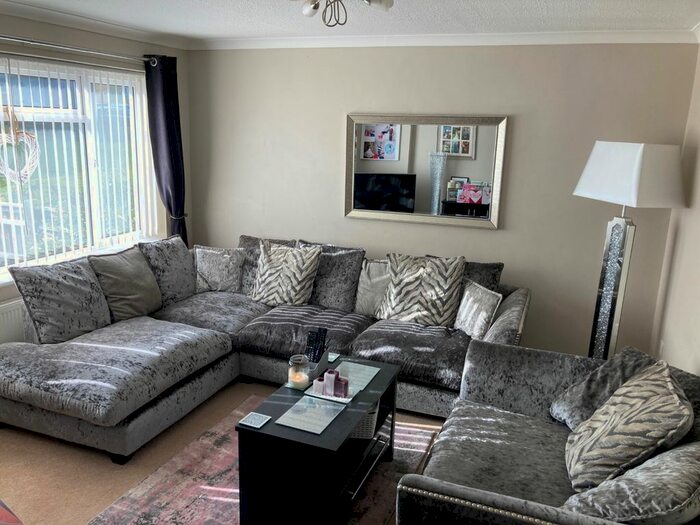 3 Bedroom End Of Terrace House To Rent In Linden Close, Eastbourne, BN22